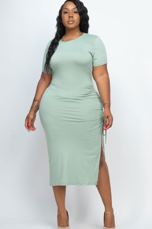 Plus size Ruched Short Sleeve Midi Dress