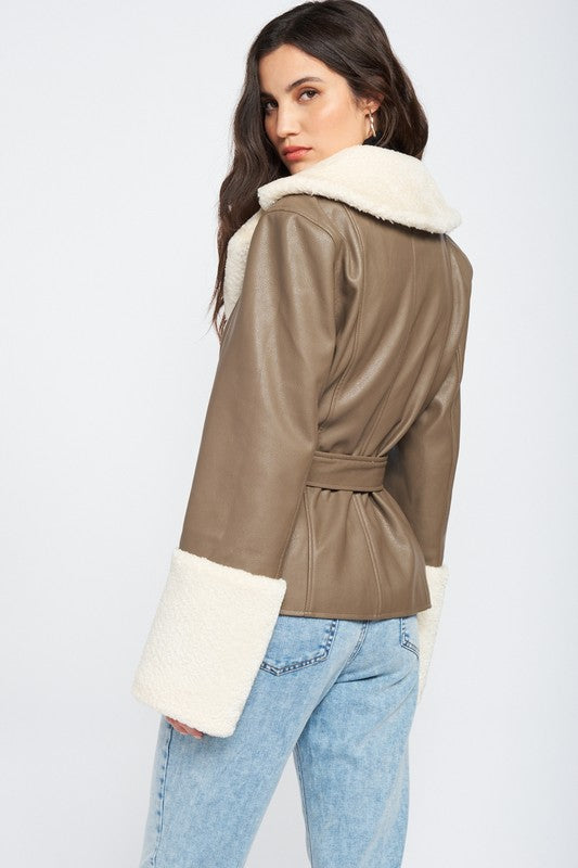 BELTED FAUX SHEARING TRIMMED JACKET