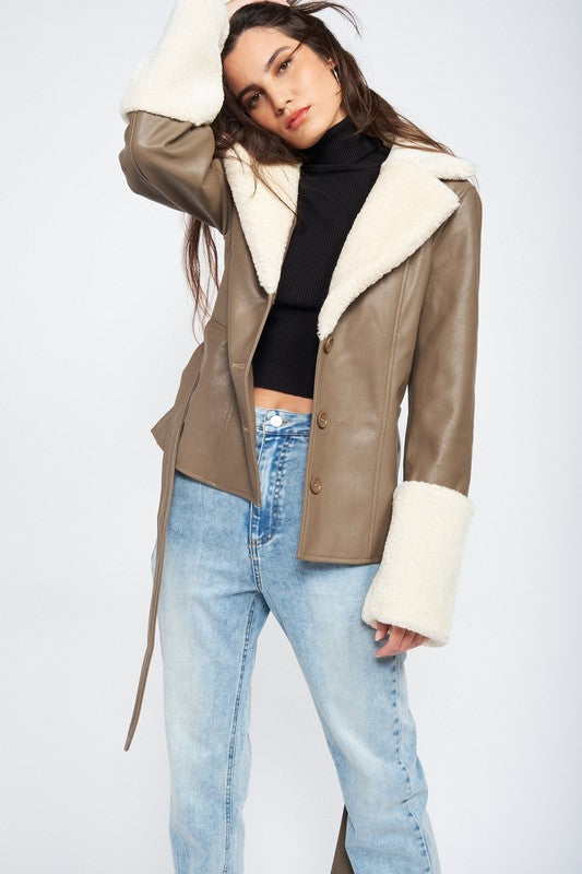 BELTED FAUX SHEARING TRIMMED JACKET